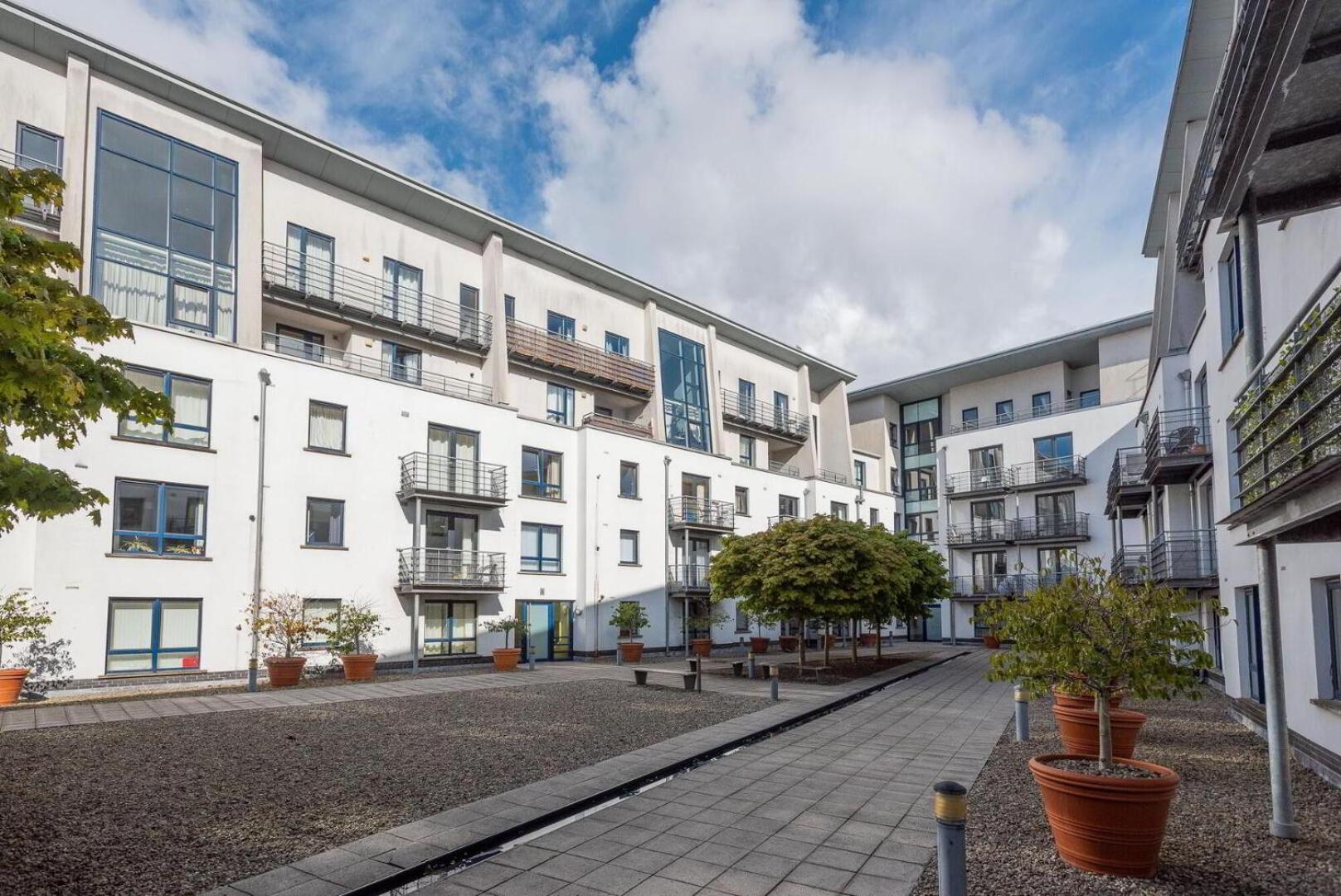 Whitehall Square Apartments- Queen's Quarters Belfast