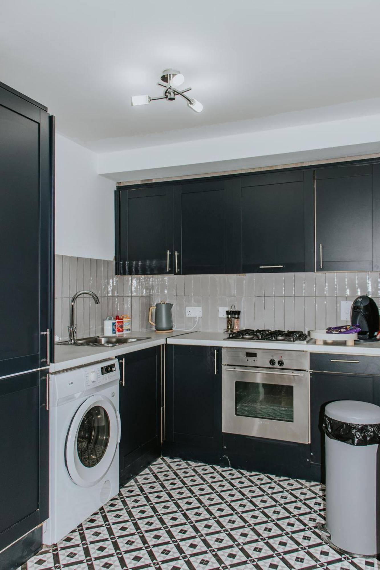 Whitehall Square Apartments- Queen's Quarters * Belfast