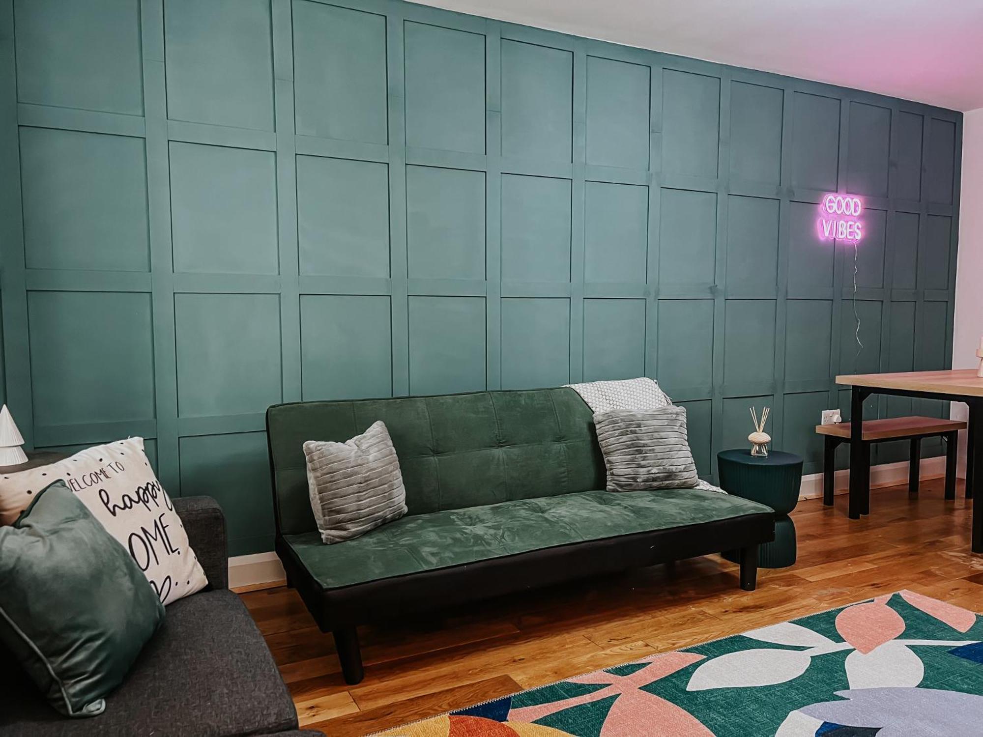 Whitehall Square Apartments- Queen's Quarters *