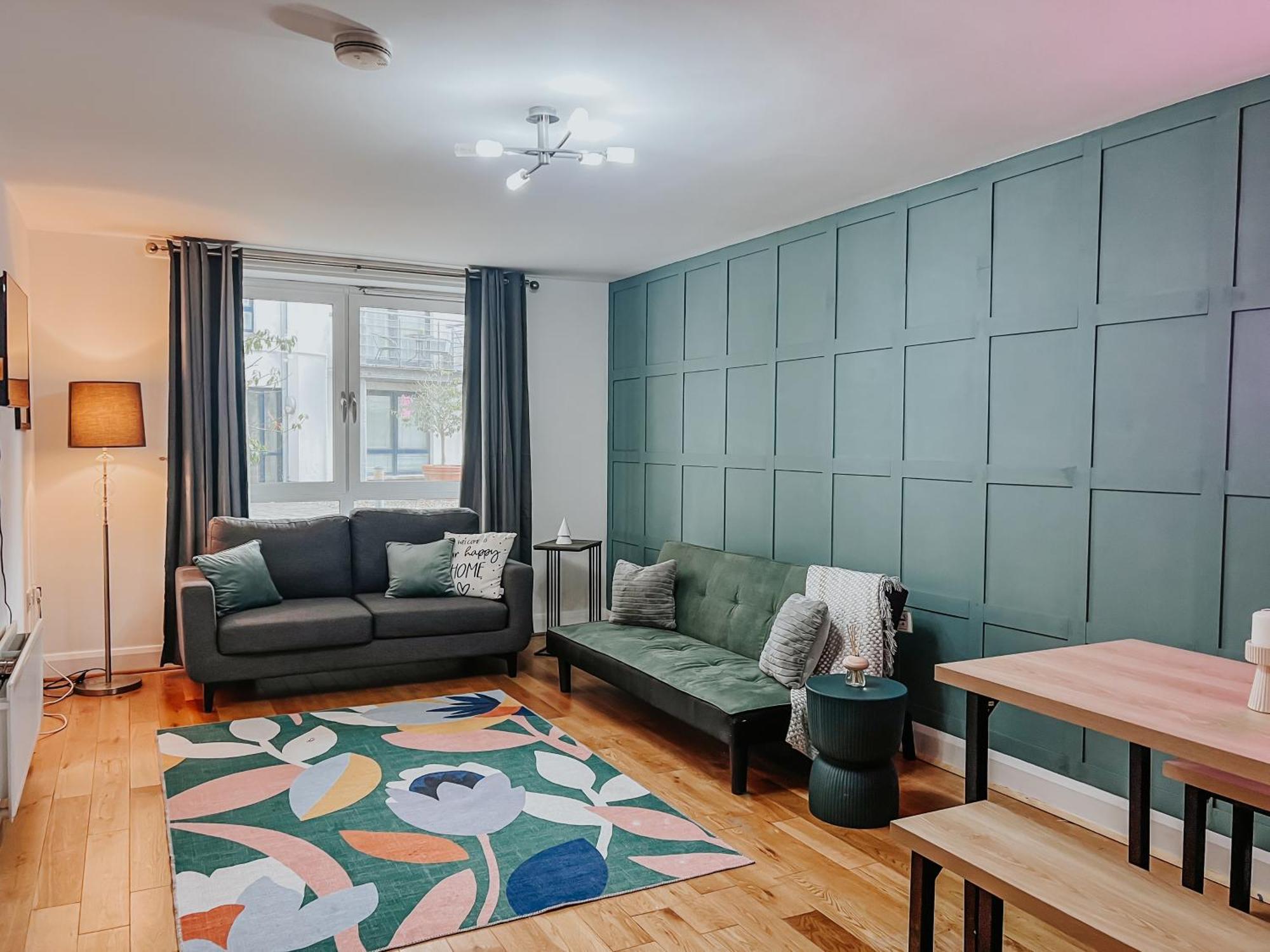 Whitehall Square Apartments- Queen's Quarters *