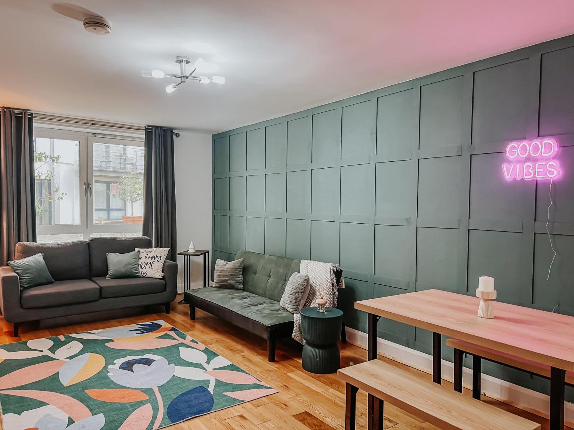 Whitehall Square Apartments- Queen's Quarters * Belfast
