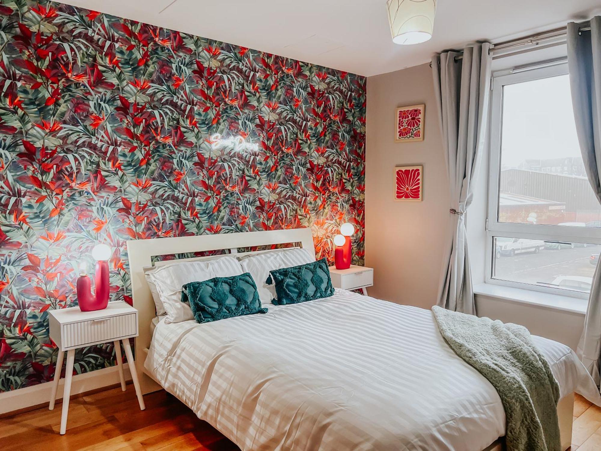 Whitehall Square Apartments- Queen's Quarters *