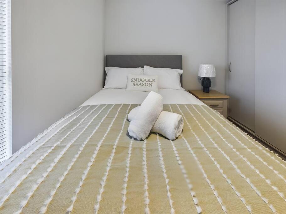 Contemporary 2-bedroom