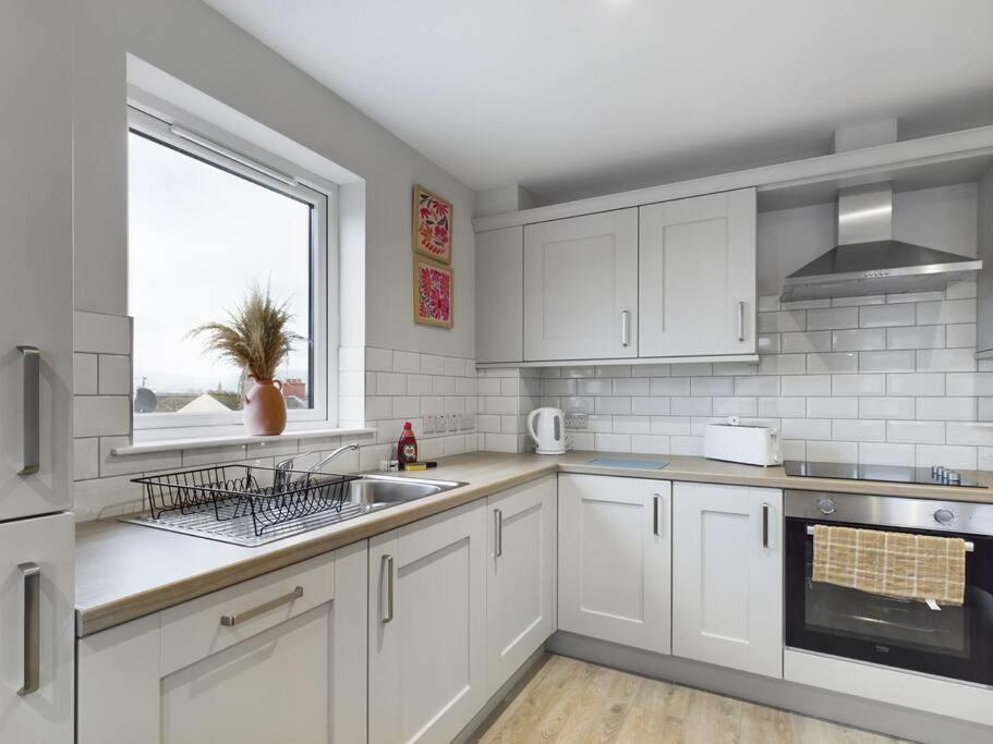 Contemporary 2-bedroom Apartment *