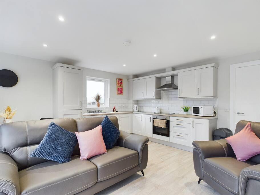 Contemporary 2-bedroom Apartment