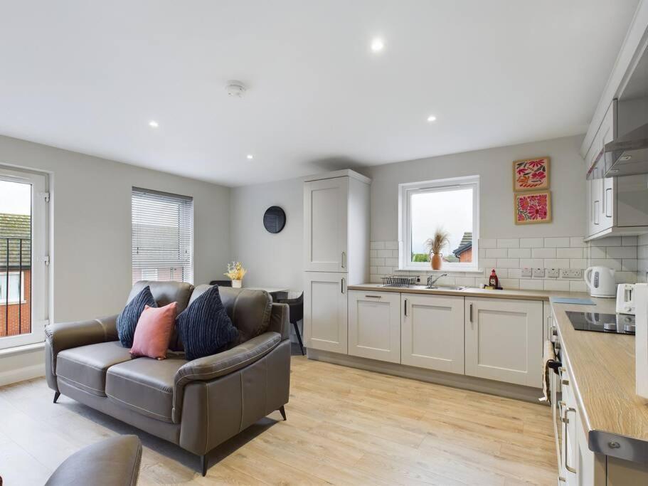 Contemporary 2-bedroom Apartment