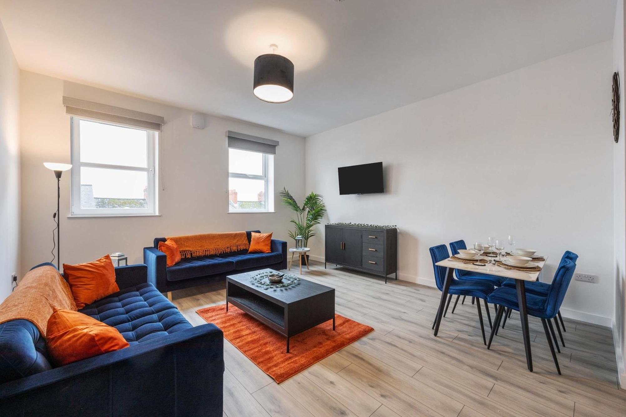 Luxury 2 Bedroom Penthouse In East Village - Walk To Centre, Roof Terrace * Belfast