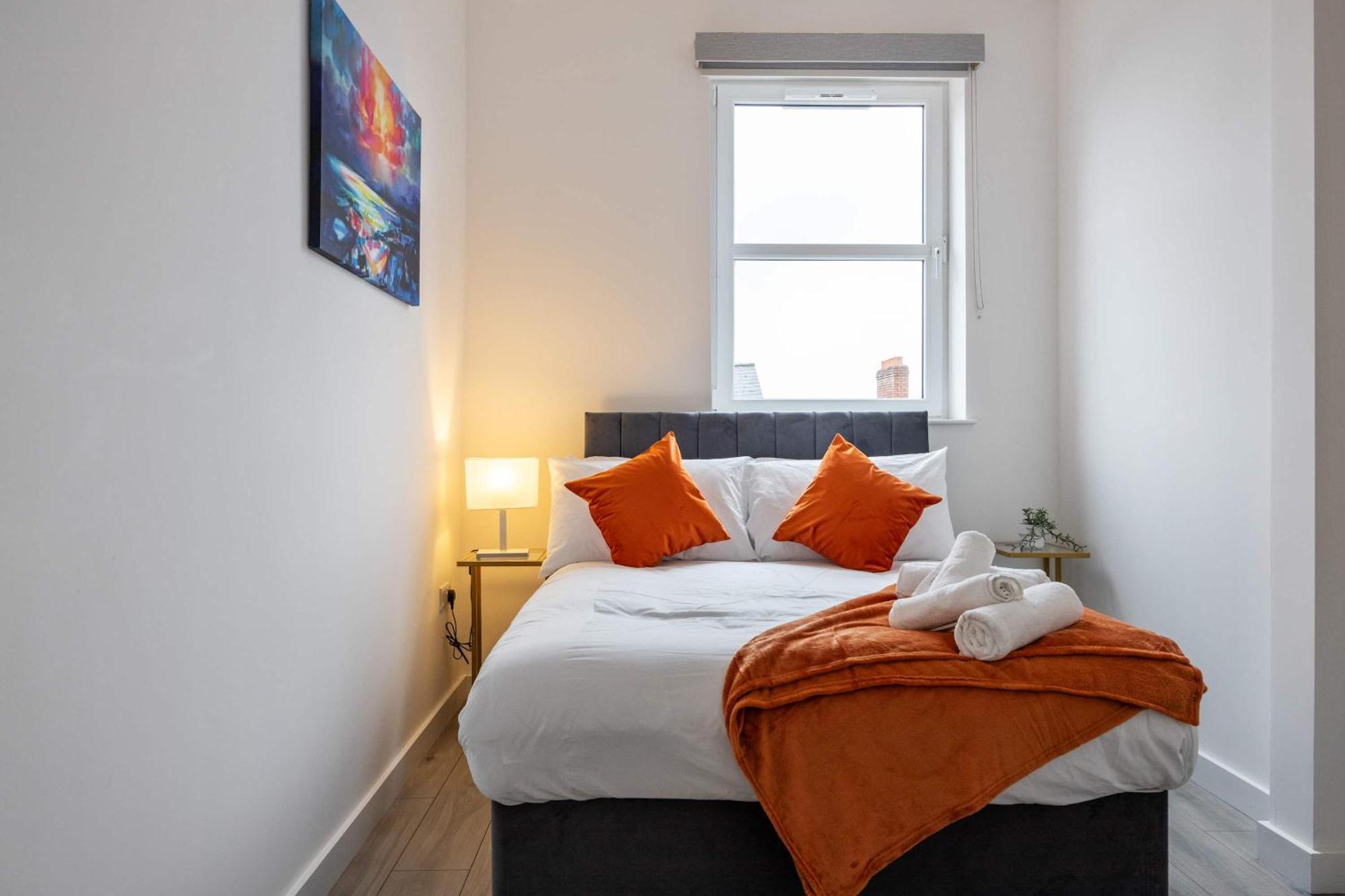 Luxury 2 Bedroom Penthouse In East Village - Walk To Centre, Roof Terrace Holiday home