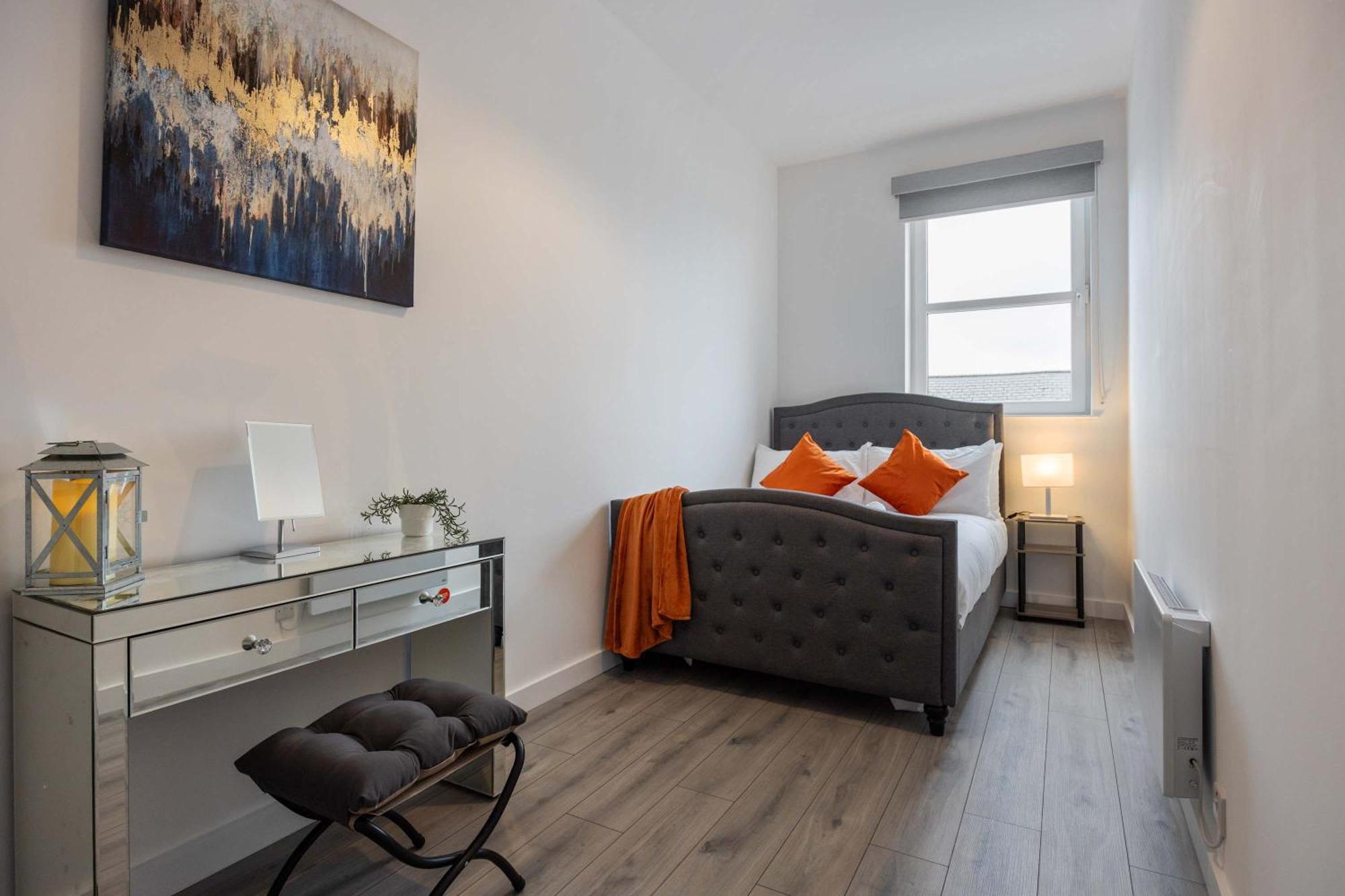 Luxury 2 Bedroom Penthouse In East Village - Walk To Centre, Roof Terrace Holiday home *