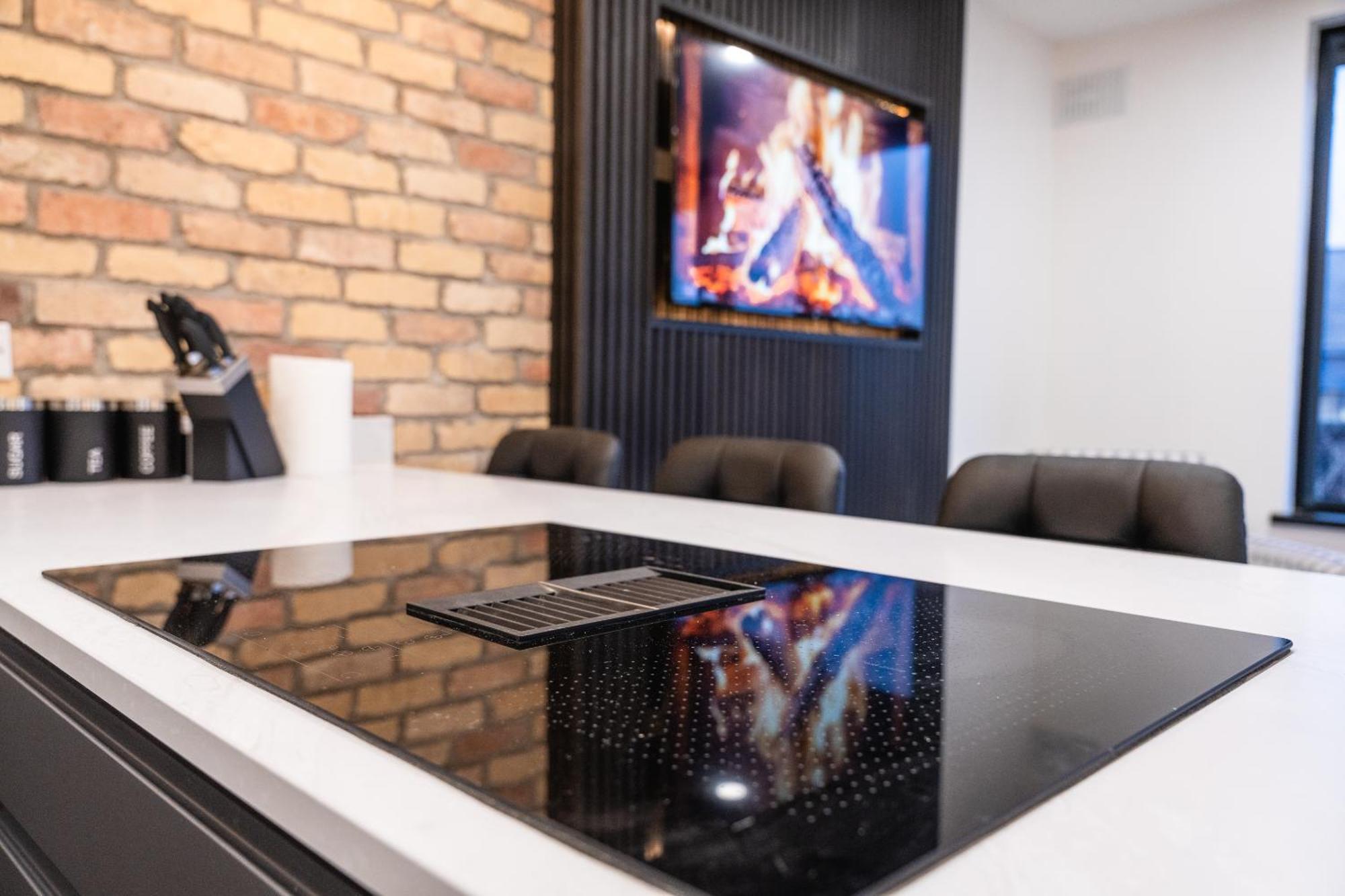 Escape Ordinary In Apartment Belfast