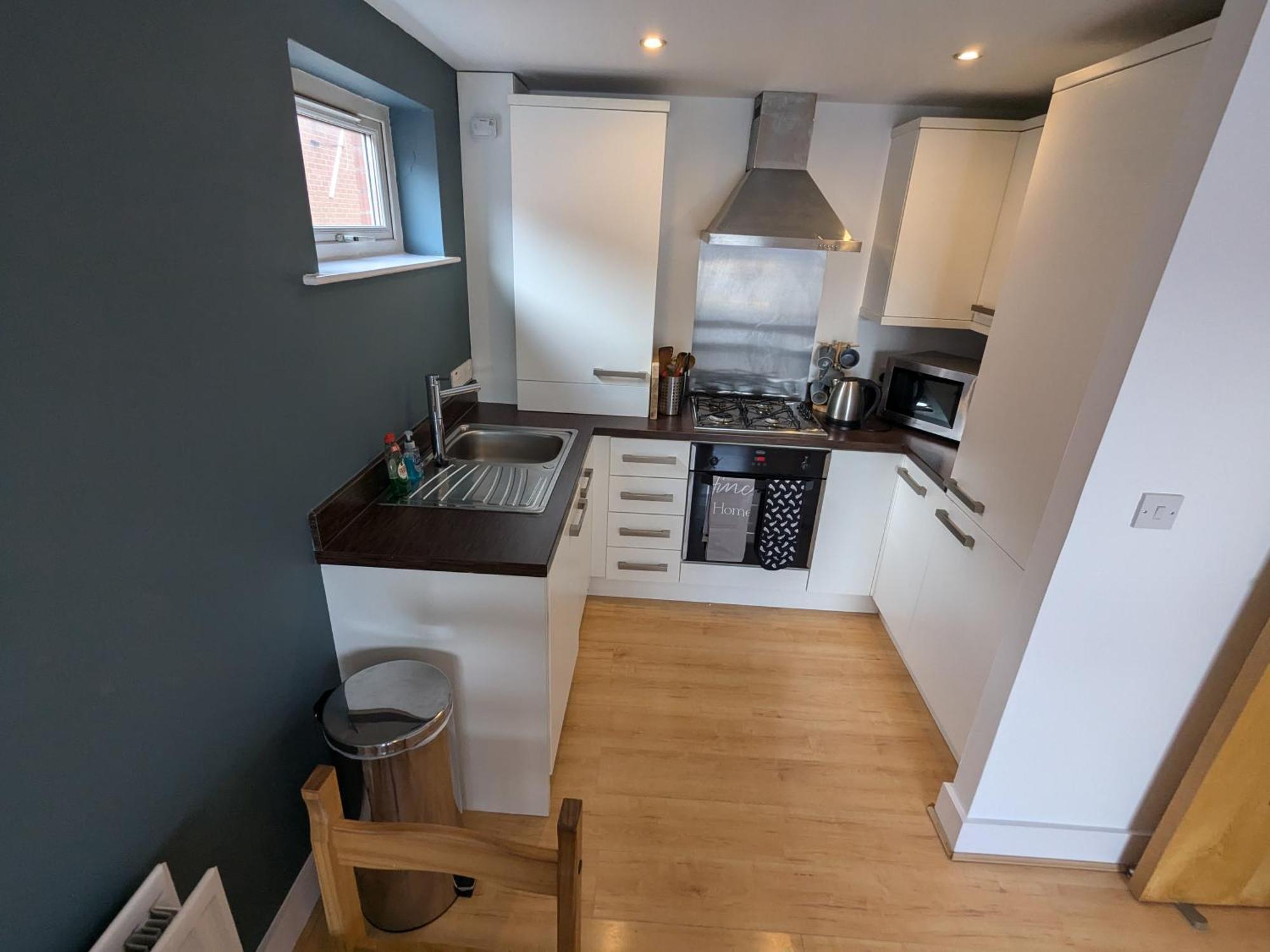 Apartment Cosy 1 Bedroom With Secure Private Parking And Excellent Transport Links