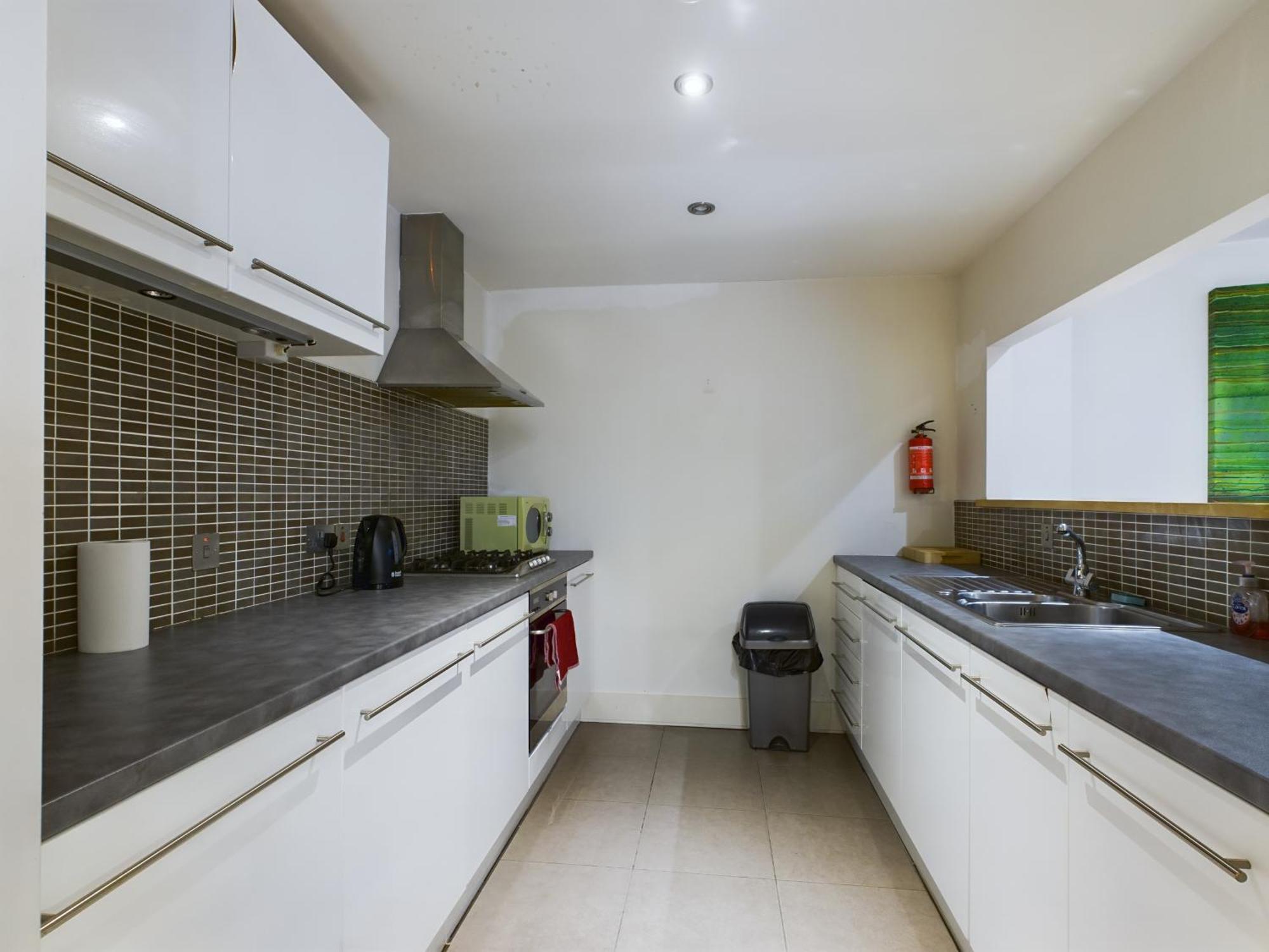 Cozy 2 Bedroom In The Heart Of * Belfast