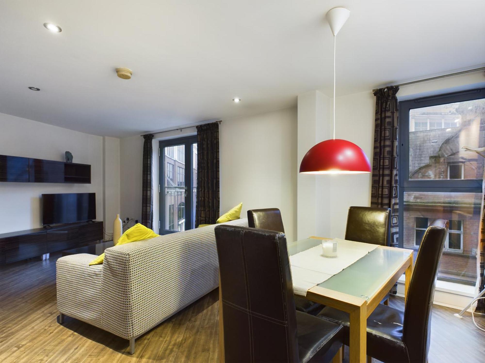 Cozy 2 Bedroom In The Heart Of Belfast