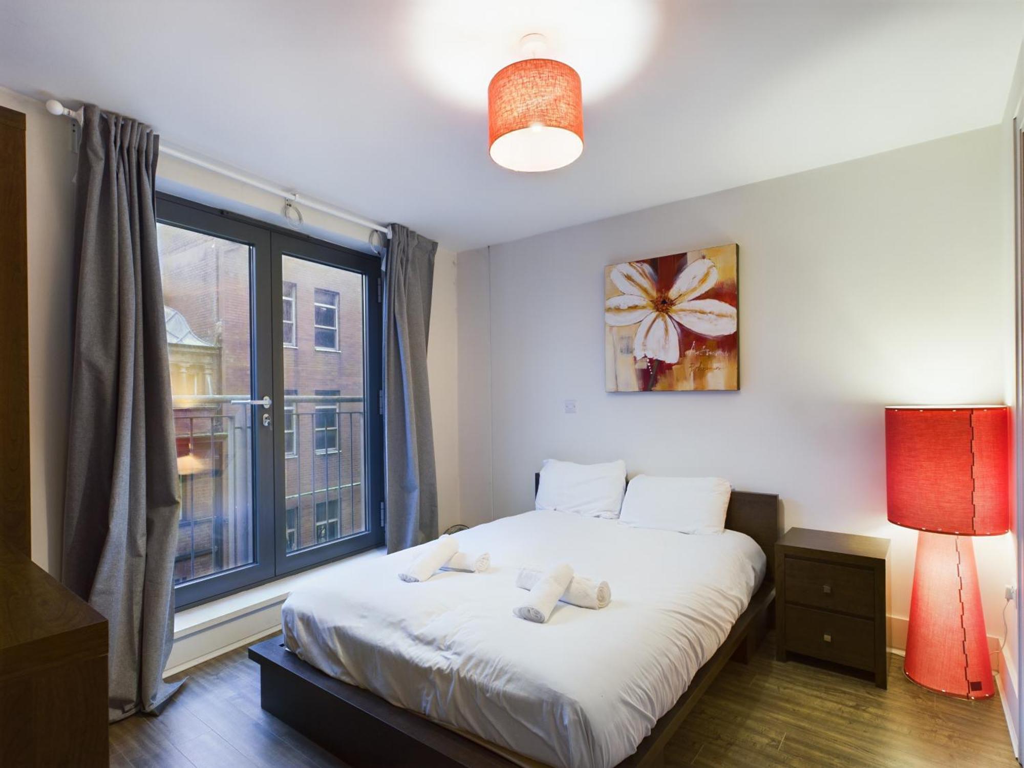 Cozy 2 Bedroom In The Heart Of * Belfast