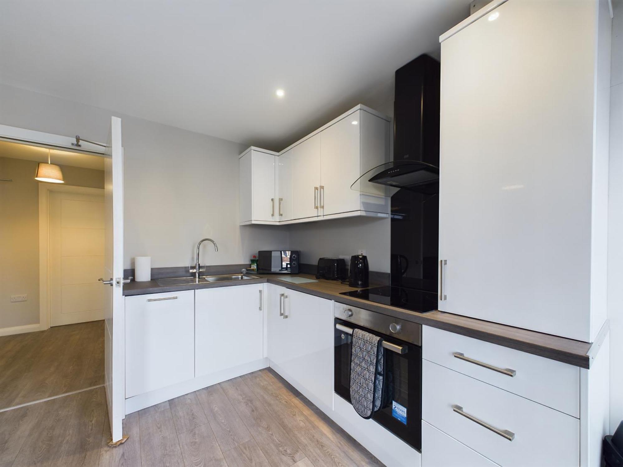 Bright And Cozy 1 Bedroom In