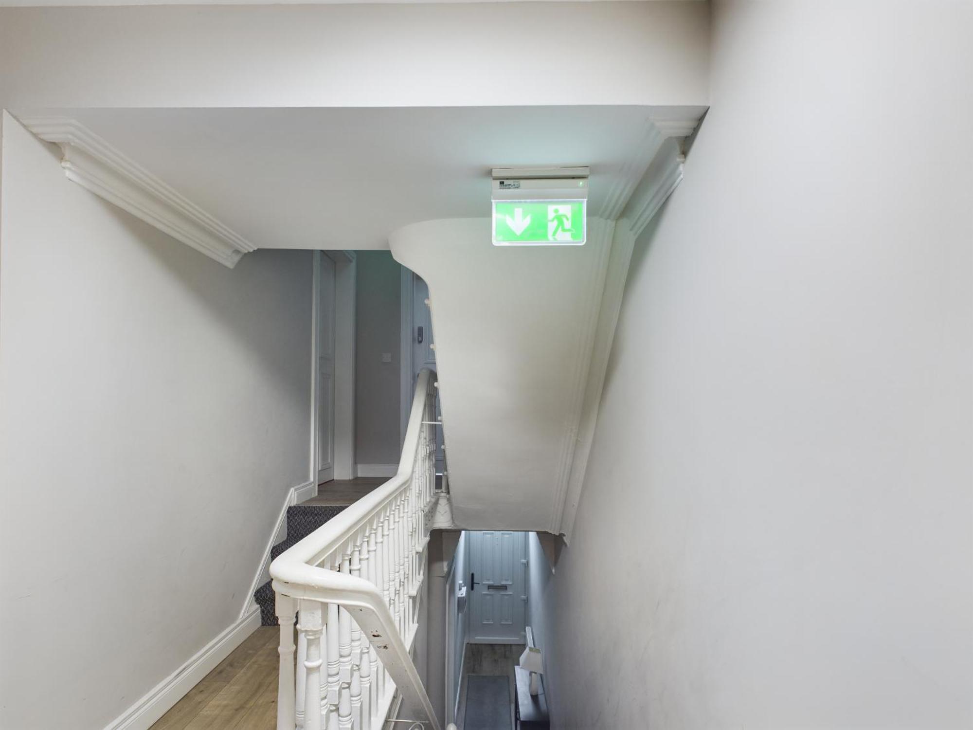 Luxurious 5 Bedroom Near Centre Apartment Belfast