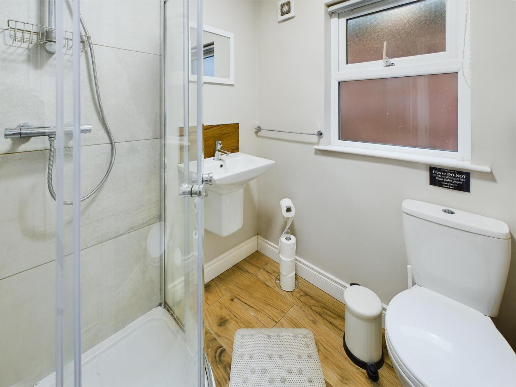 Luxurious 5 Bedroom Near Centre * Belfast