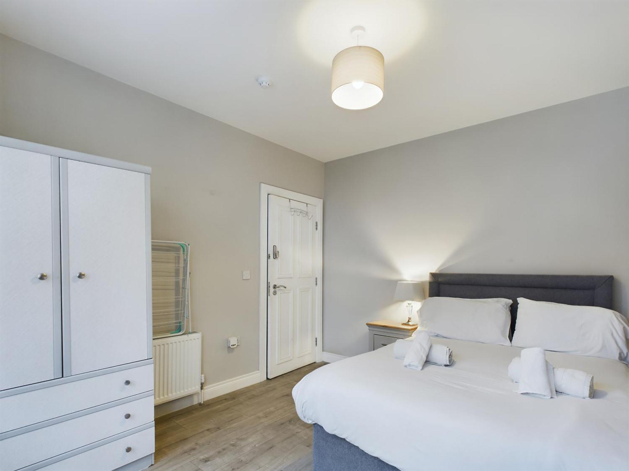 Luxurious 5 Bedroom Near Centre * Belfast