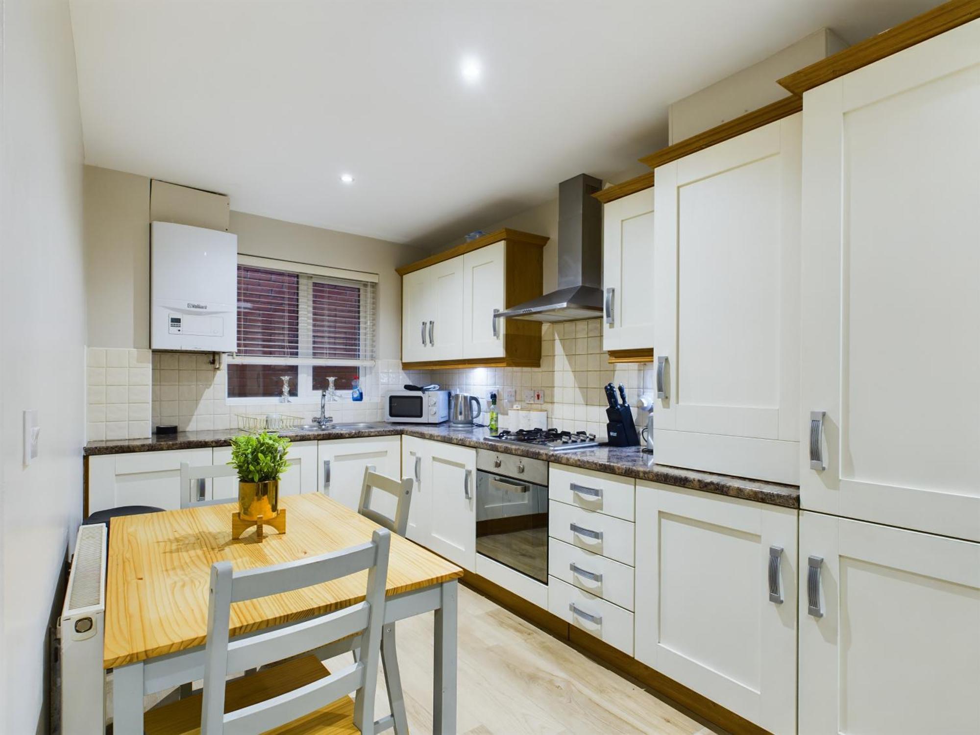 New! Modern 2br House Just 10 Mins To Centre Apartment Belfast