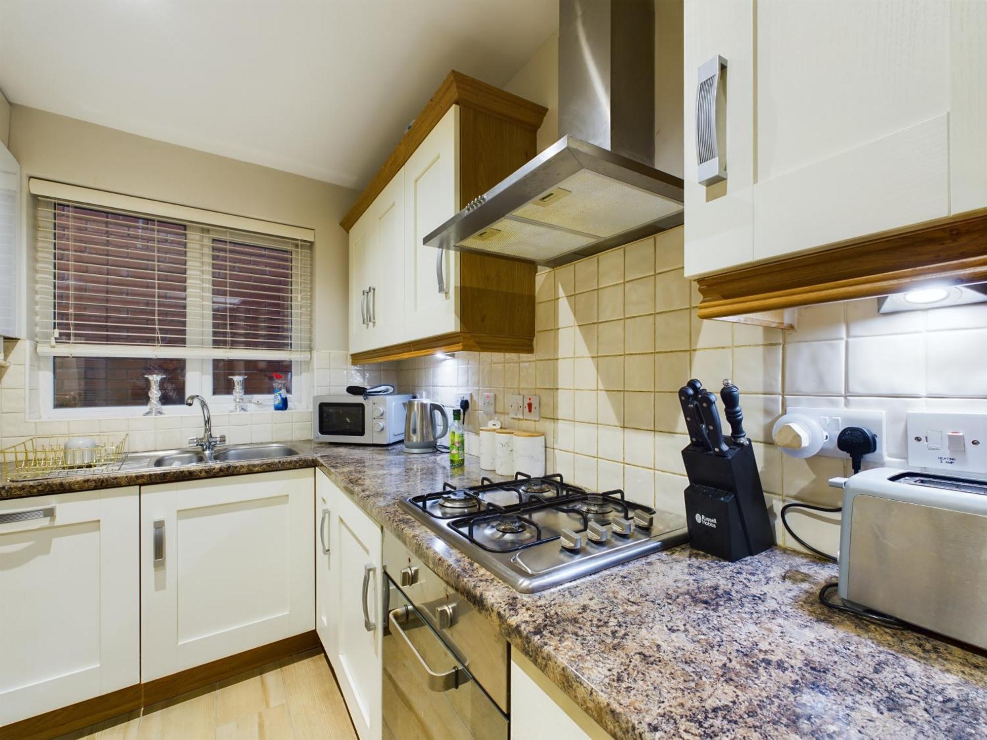 Apartment New! Modern 2br House Just 10 Mins To Centre Belfast