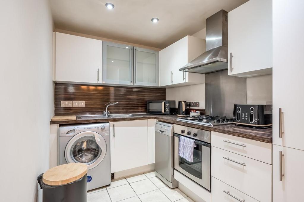 Apartments, Victoria Place *