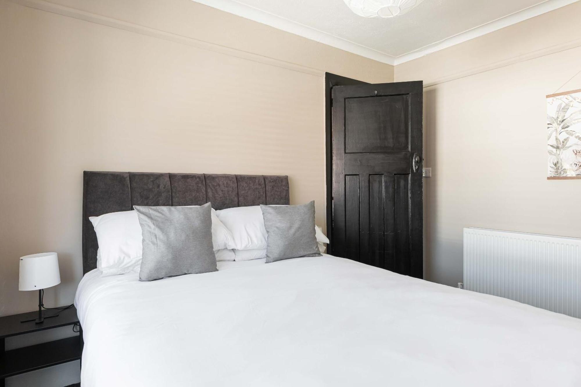 From - 3bed Cavehill Holiday home