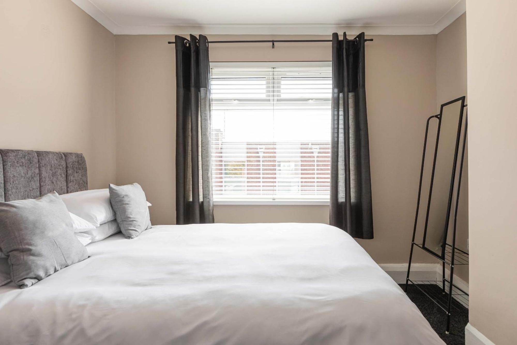 From - 3bed Cavehill Holiday home *