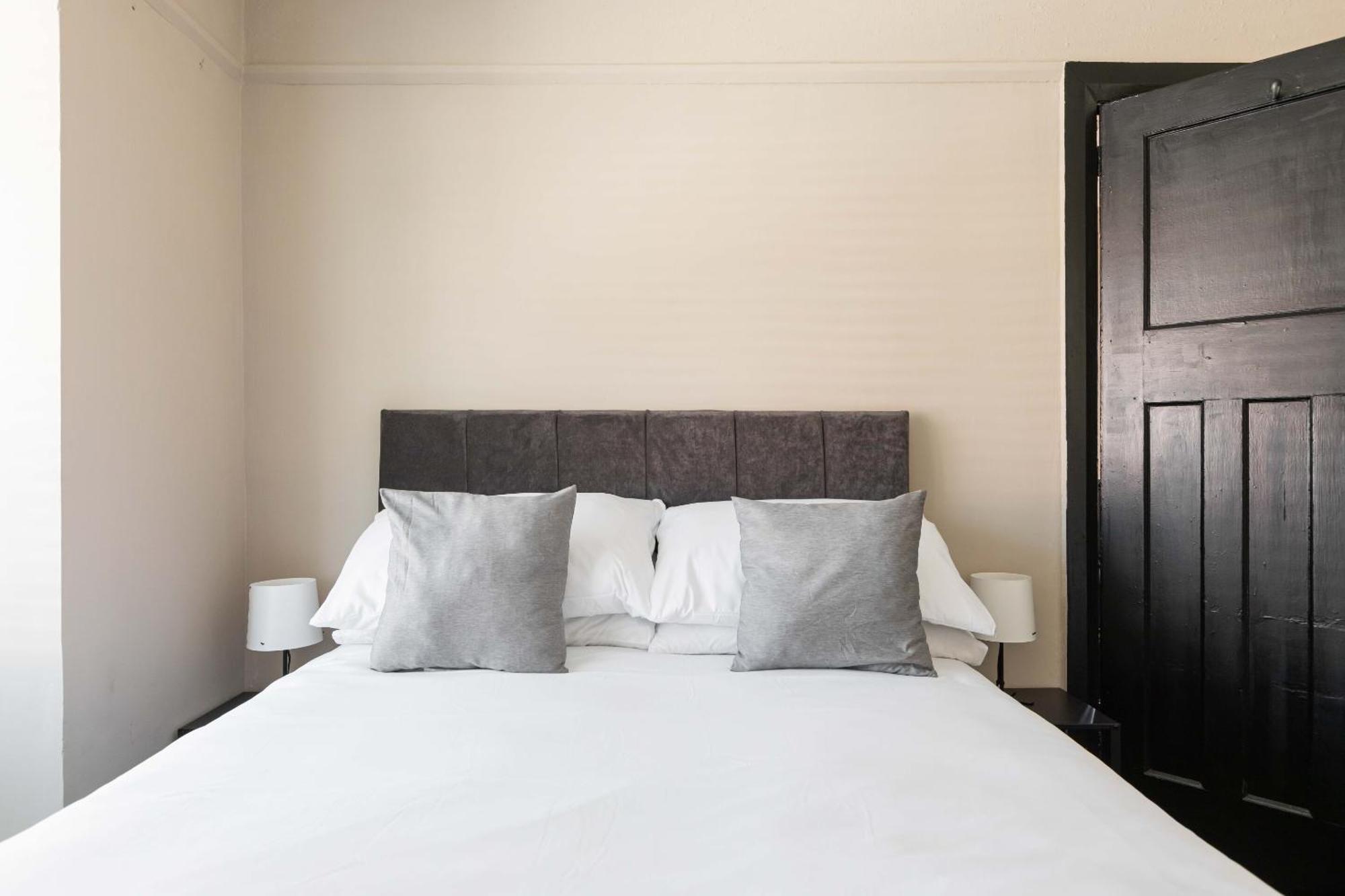 From - 3bed Cavehill Holiday home
