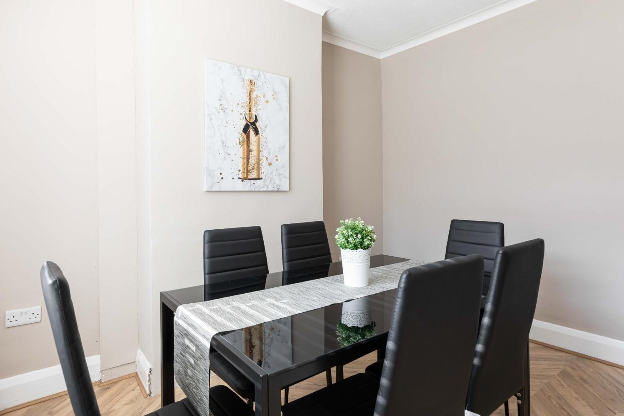Holiday home From - 3bed Cavehill *