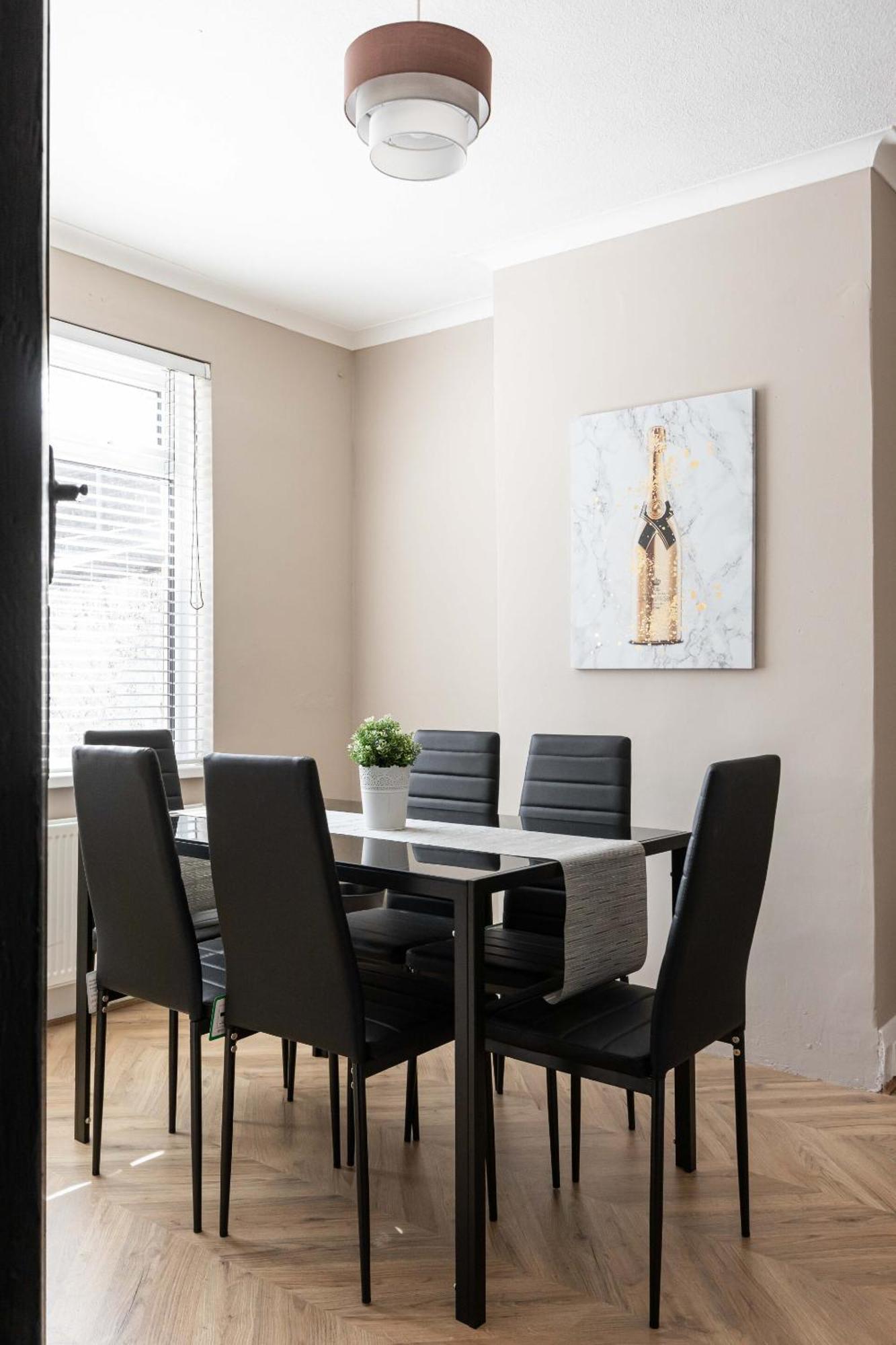 From - 3bed Cavehill Holiday home *