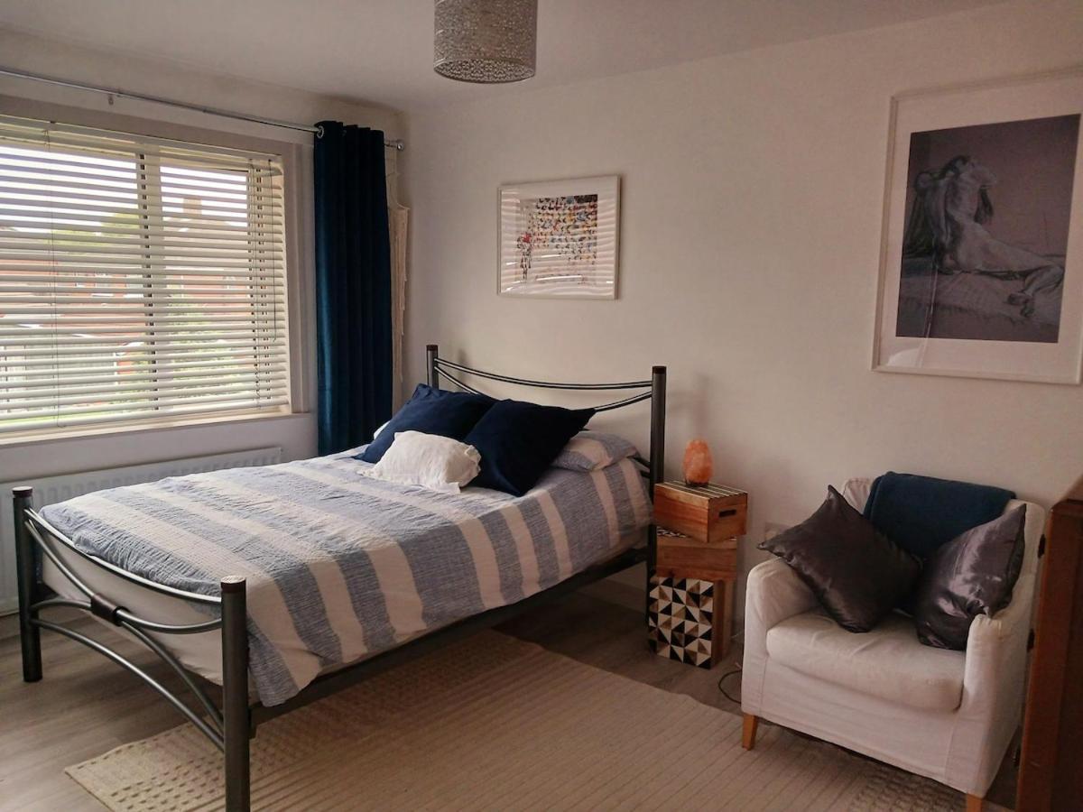 Holiday home 2 Bed House Available With Free Parking *