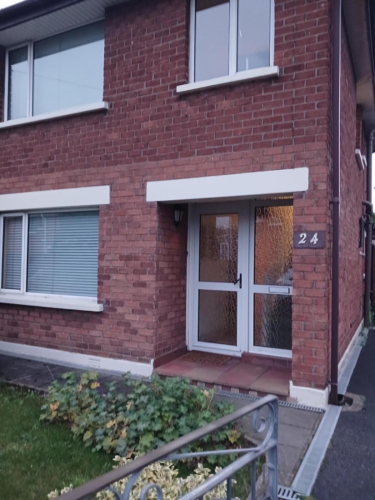 2 Bed House Available With Free Parking Belfast