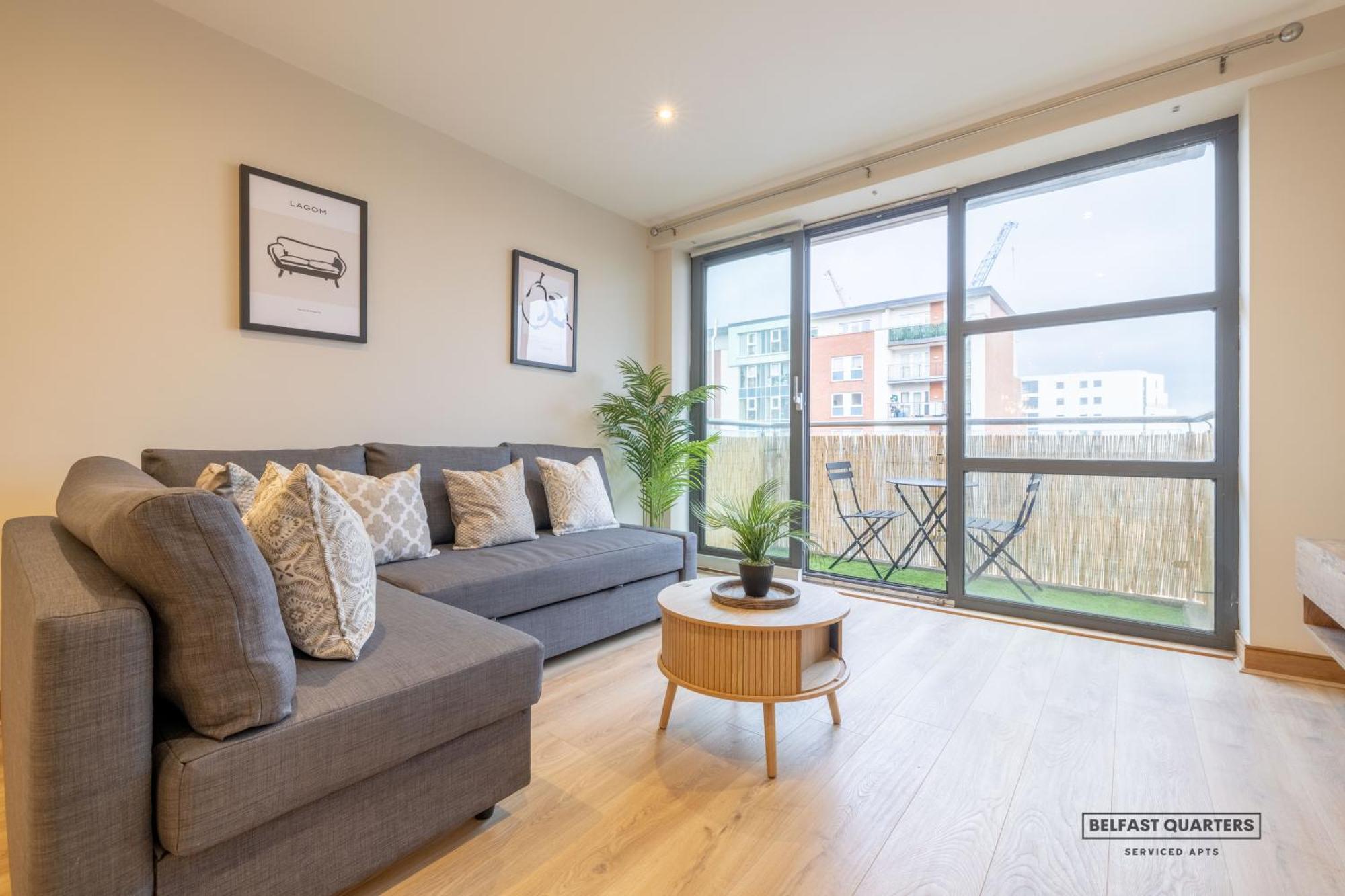 Quarters- 5th Floor Gem! * Belfast
