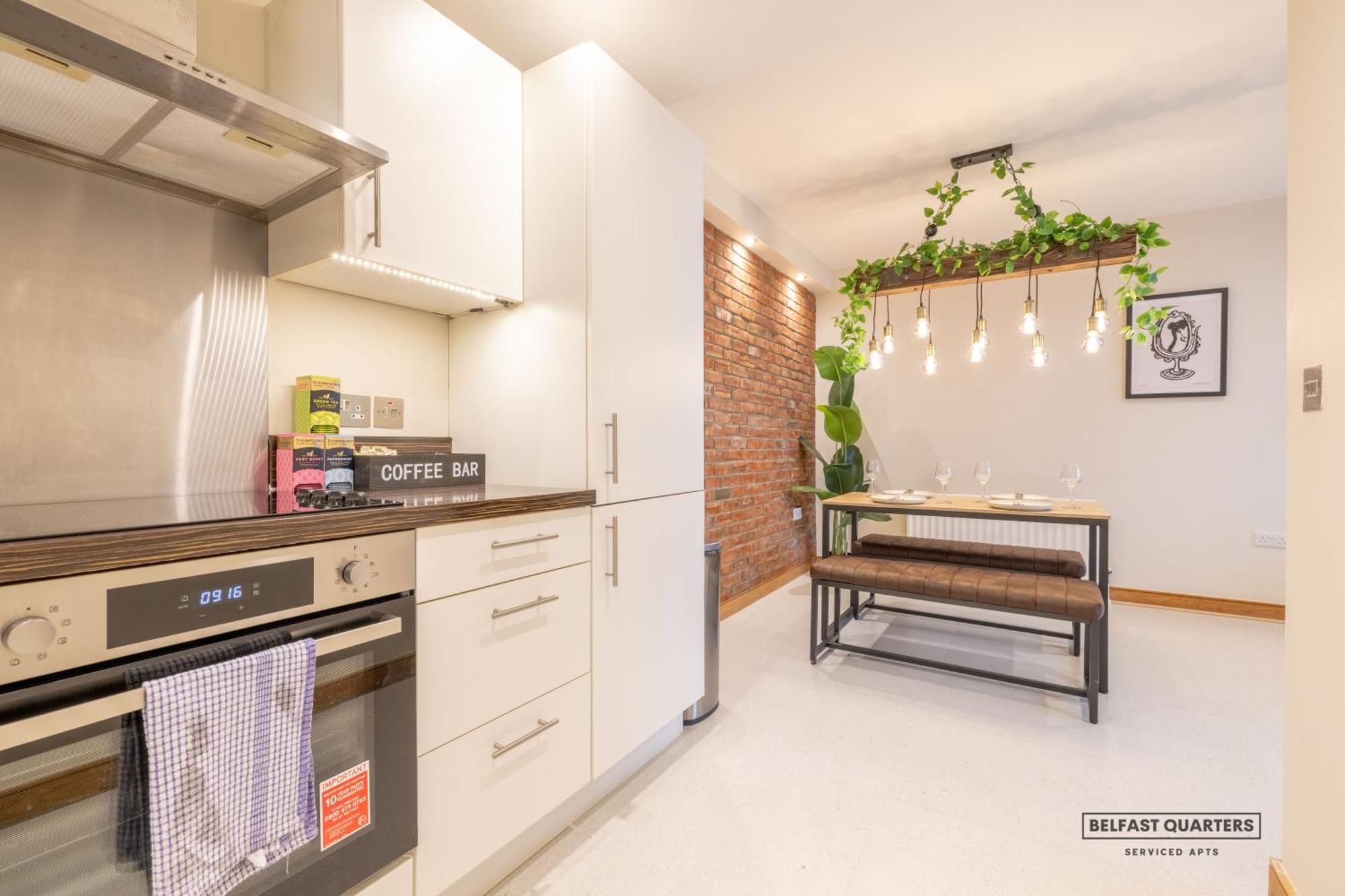 Apartment Quarters- 5th Floor Gem!