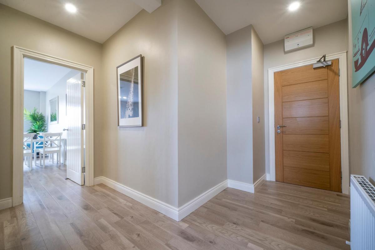 The Klimt- 1bd Stylish Ap - Gold Short Term * Belfast