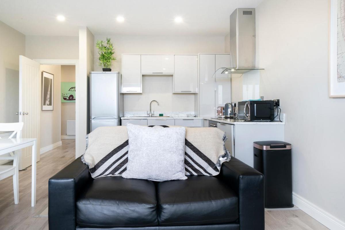 Apartment The Klimt- 1bd Stylish Ap - Gold Short Term Belfast
