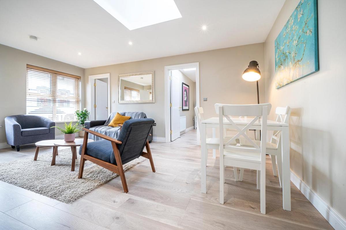 Pop Hollywood - Hip 2bd Ap - Gold Short Term Apartment *