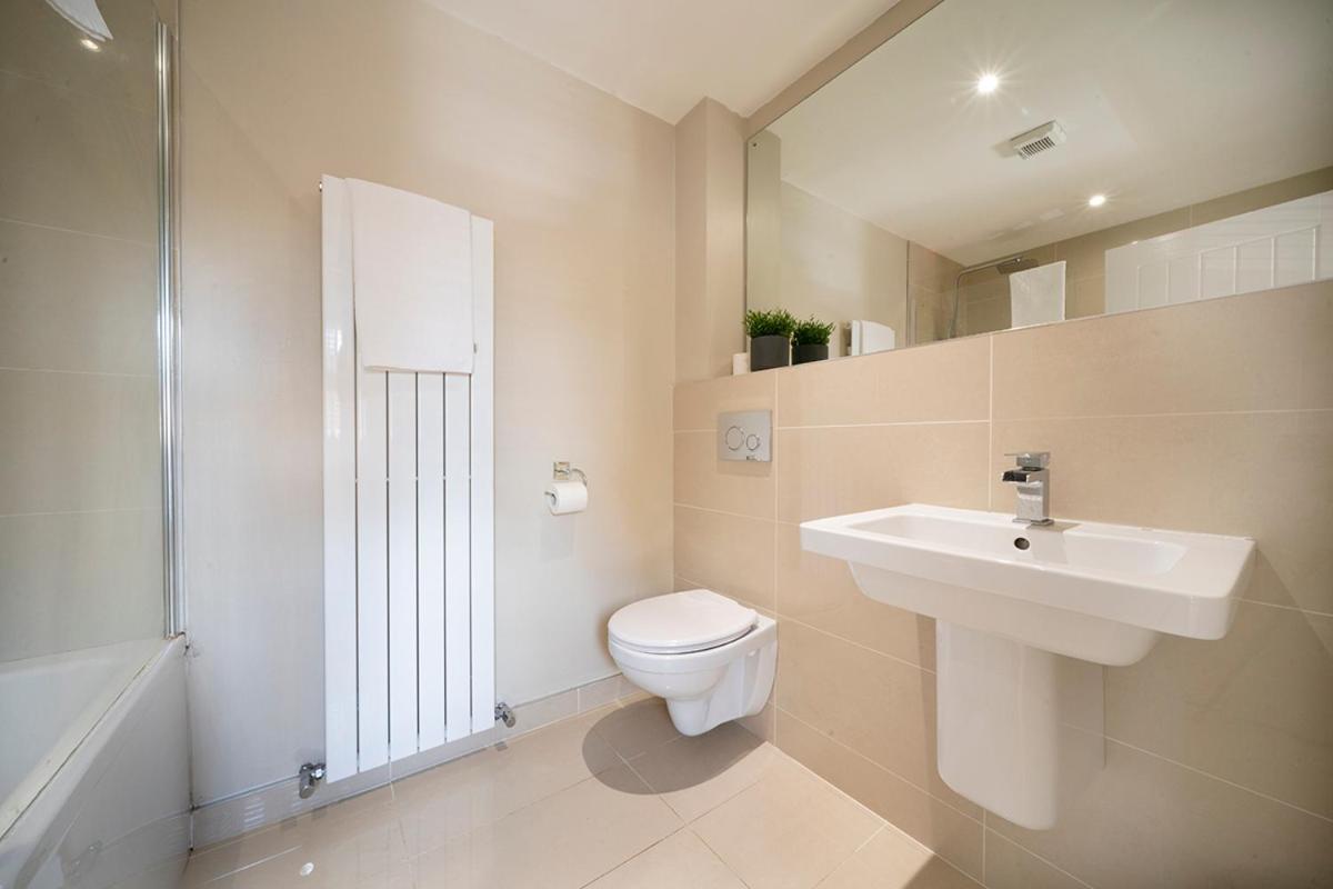 Pop Hollywood - Hip 2bd Ap - Gold Short Term Apartment *