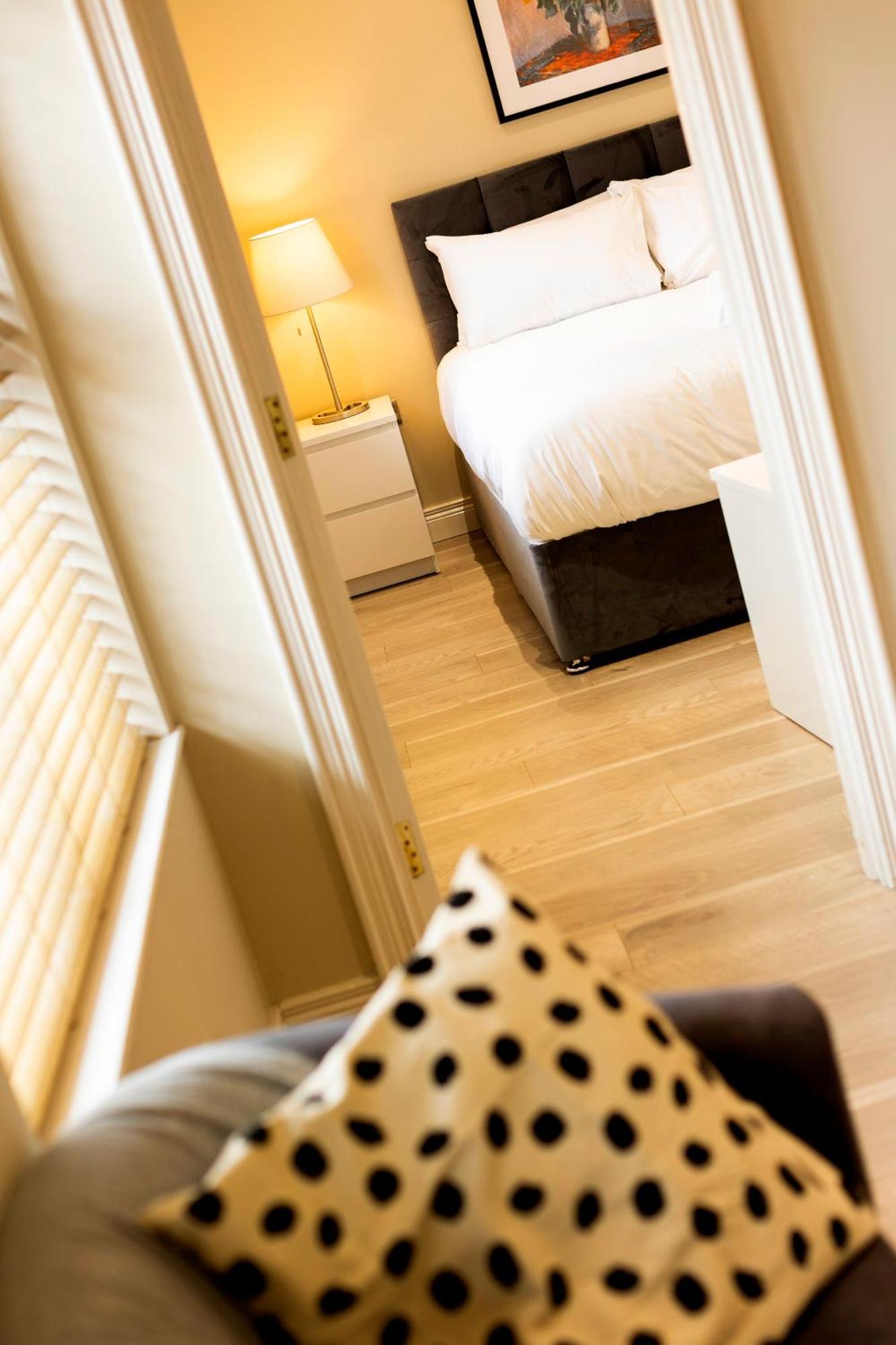 The Monet - Chic 1 Bd -gold Short Term Apartment *