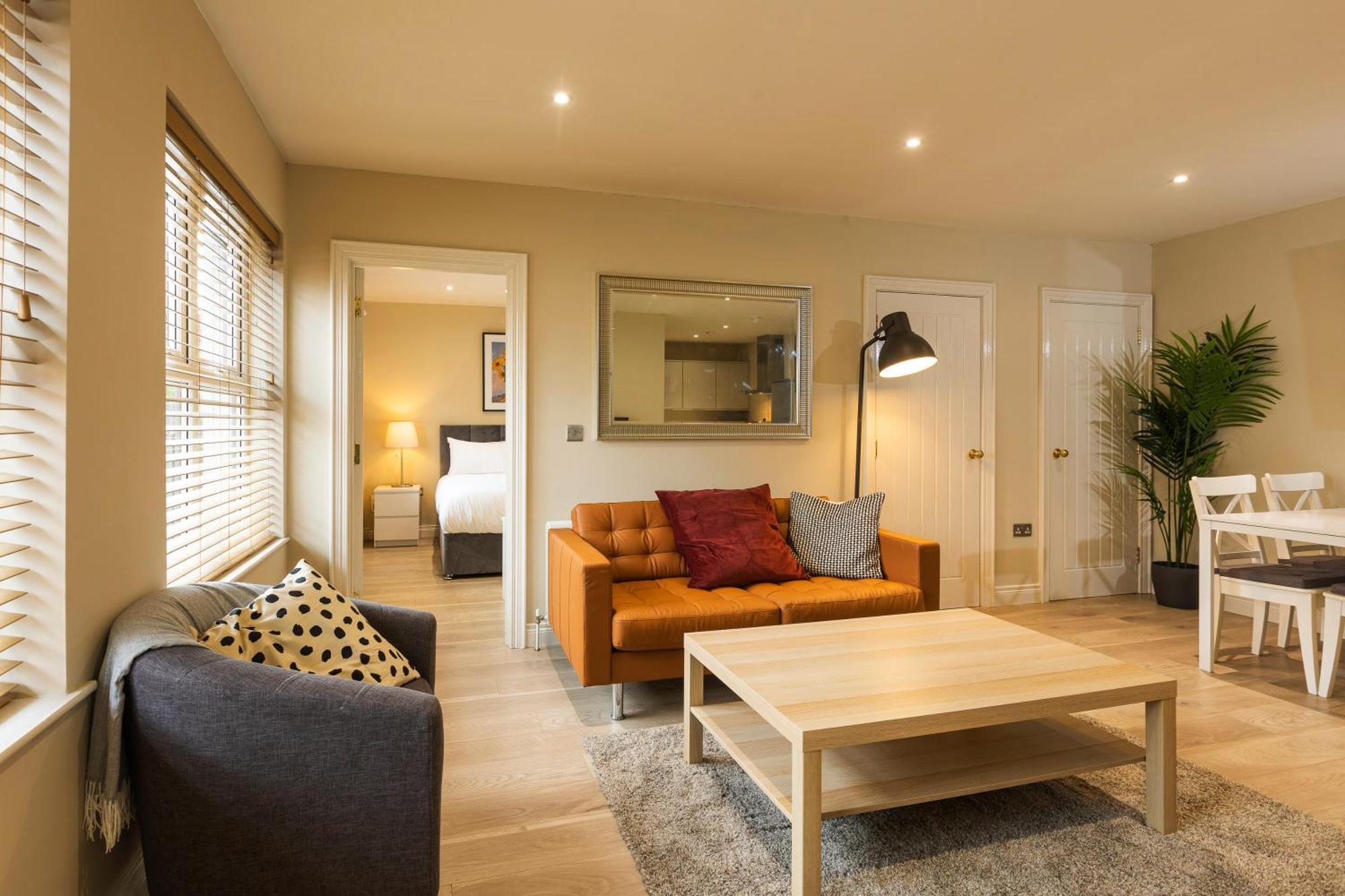 The Monet - Chic 1 Bd -gold Short Term Apartment Belfast