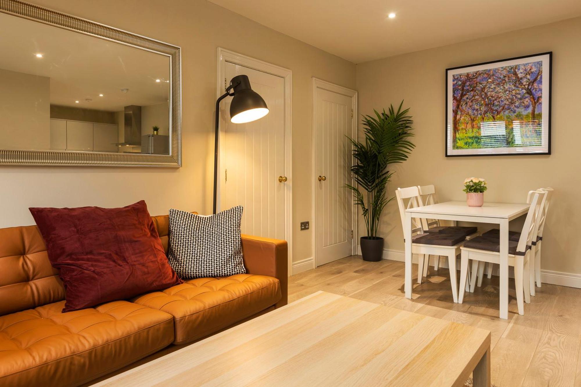 The Monet - Chic 1 Bd -gold Short Term Belfast