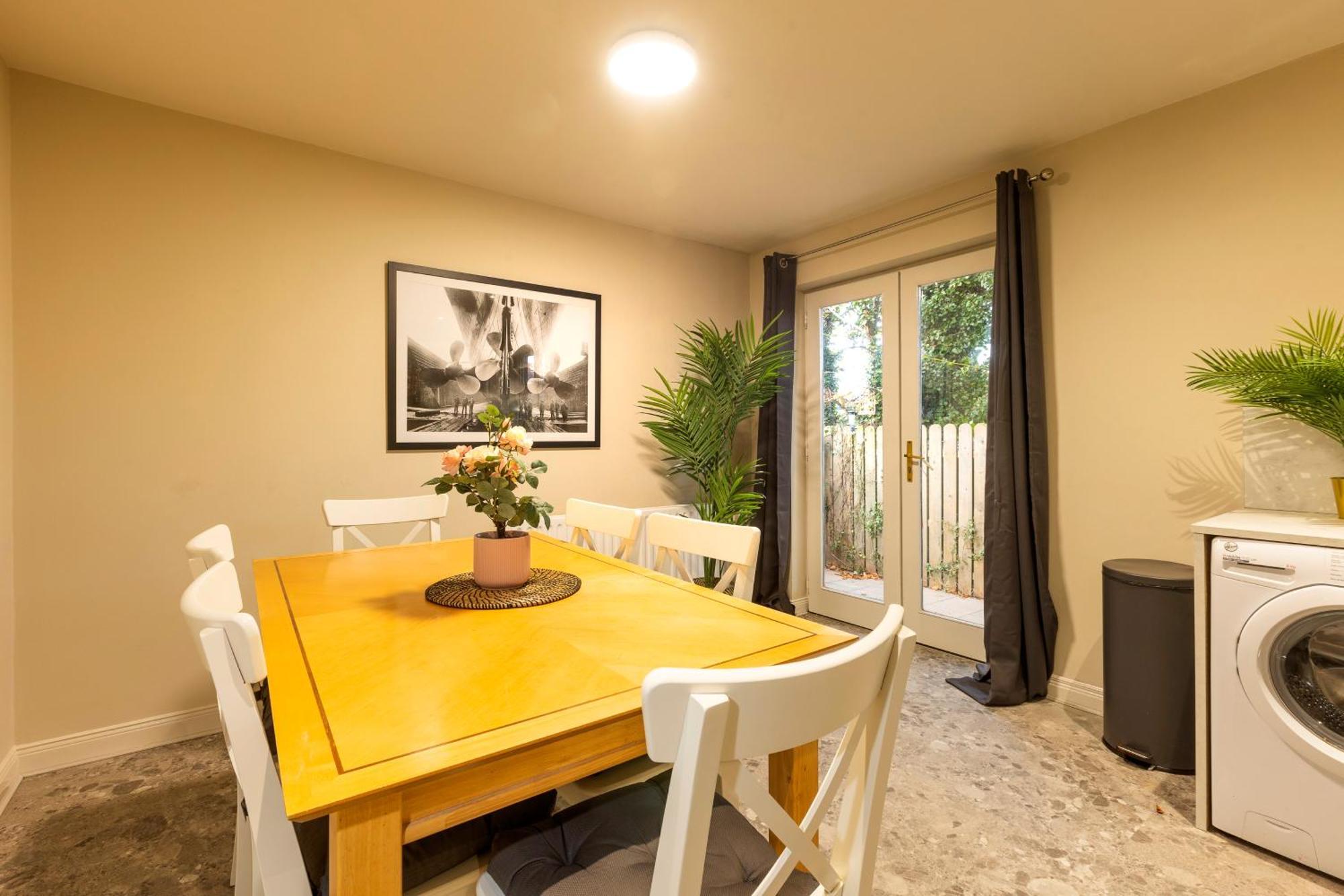 The Annadale - Luxury 3 Bd House - Gold Short Term Belfast