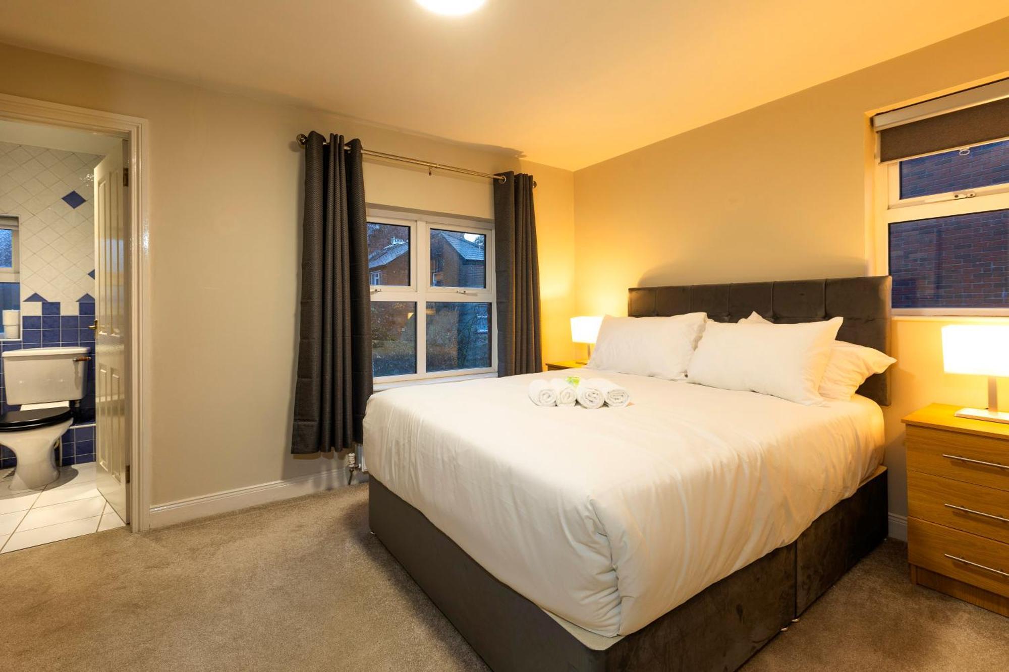 The Annadale - Luxury 3 Bd House - Gold Short Term *