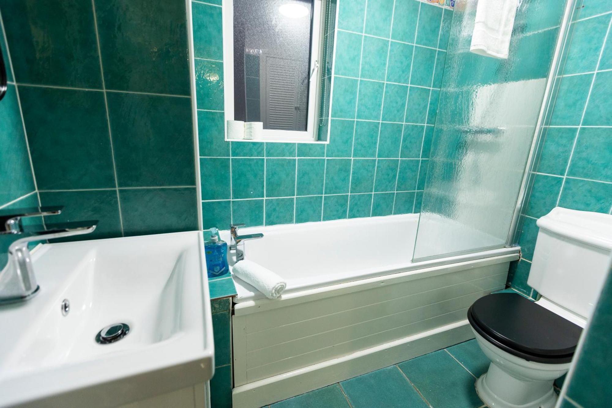 The Annadale - Luxury 3 Bd House - Gold Short Term Holiday home Belfast