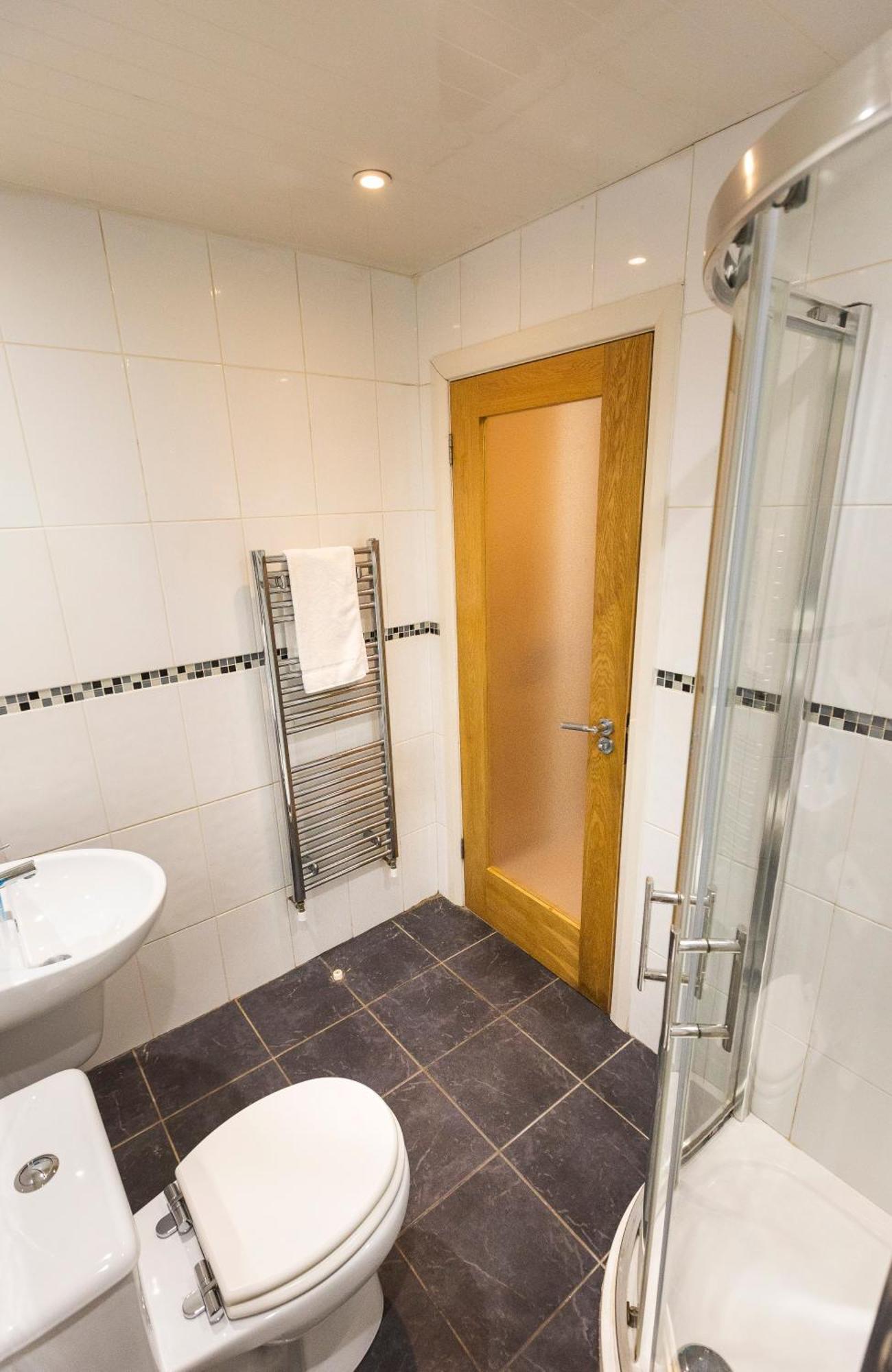 The Gogh - Unique 1 Bd -gold Short Term Apartment Belfast