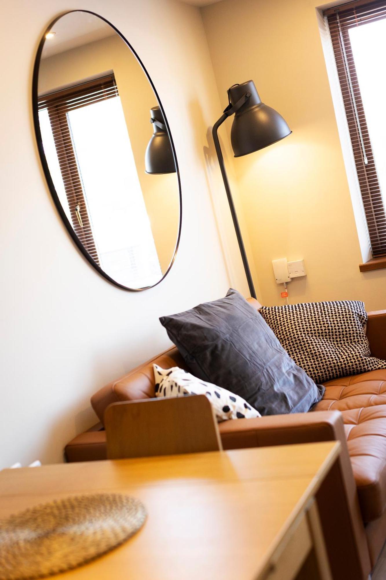 The Gogh - Unique 1 Bd -gold Short Term Belfast