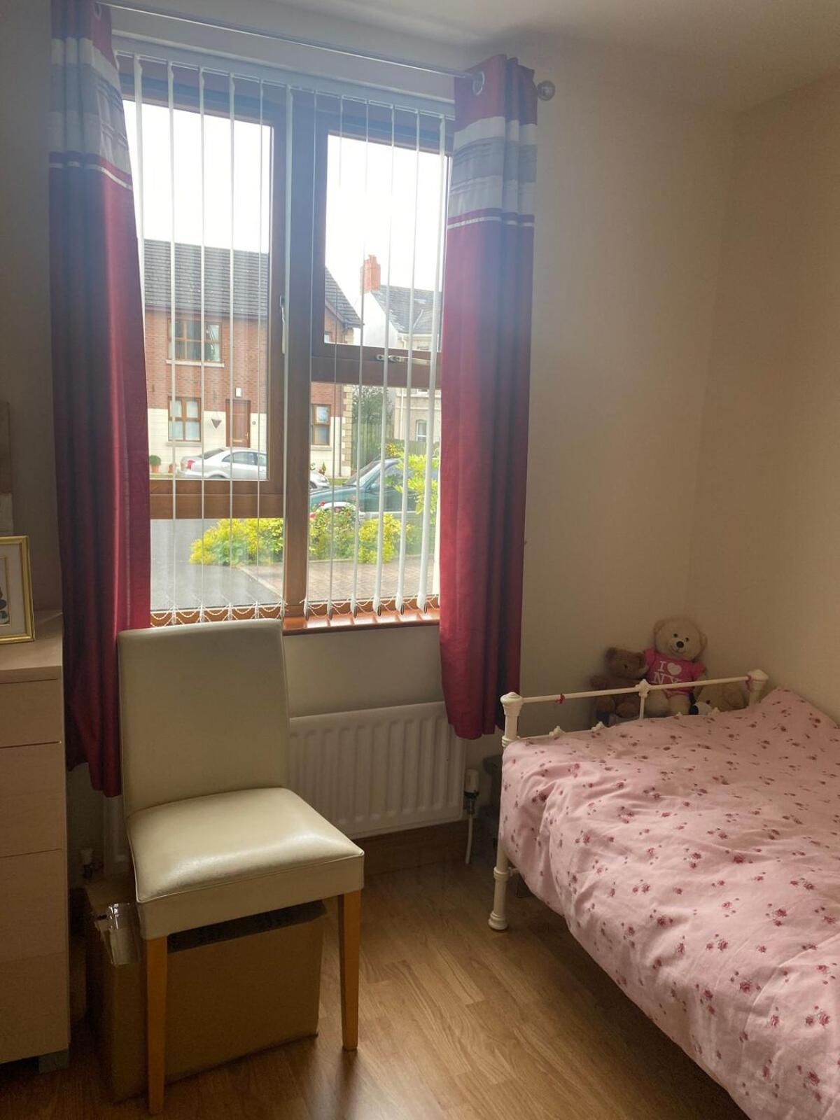 Excellent 2 Bedroom In Apartment *