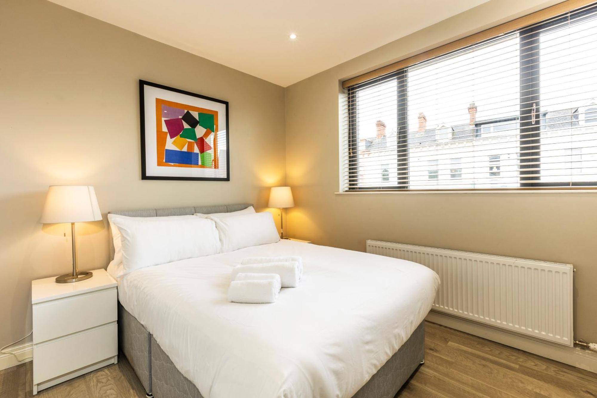 The Klimt- 1bd Stylish Ap - Gold Short Term Apartment
