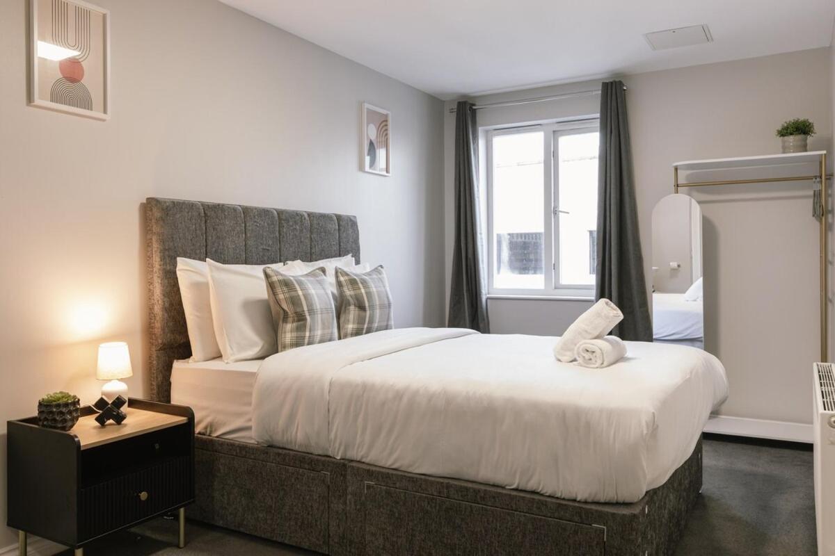 Chic 2-bed, 2 Bath In Centre Sleeps 6, Free Secure Parking