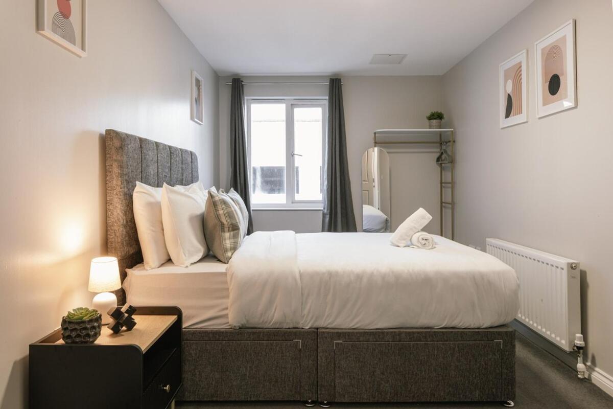 Chic 2-bed, 2 Bath In Centre Sleeps 6, Free Secure Parking